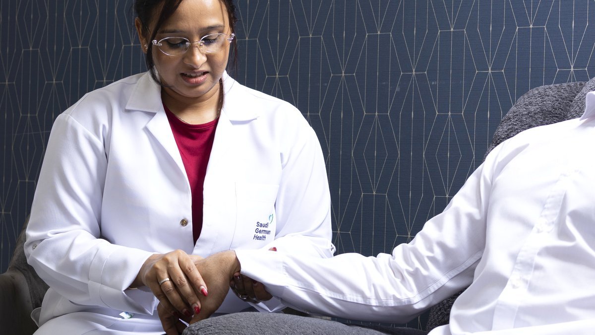 Hands-on assessment of movement, fascia and breath