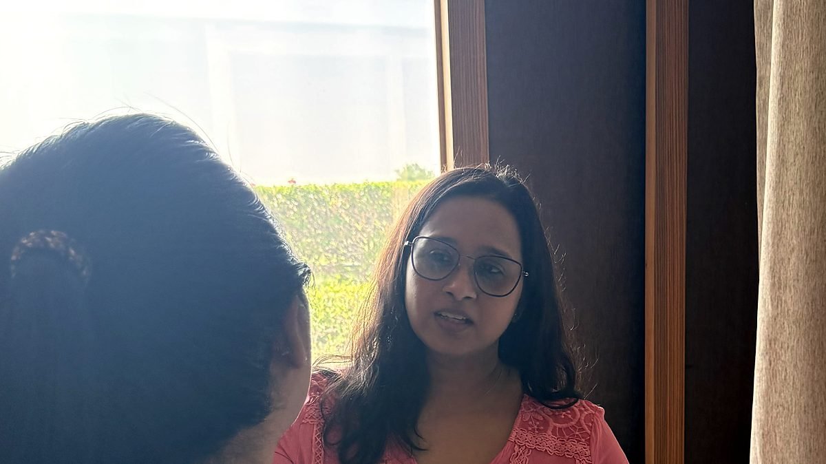 Shubhangii in conversation with a client at the start of a first session